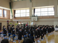 ７